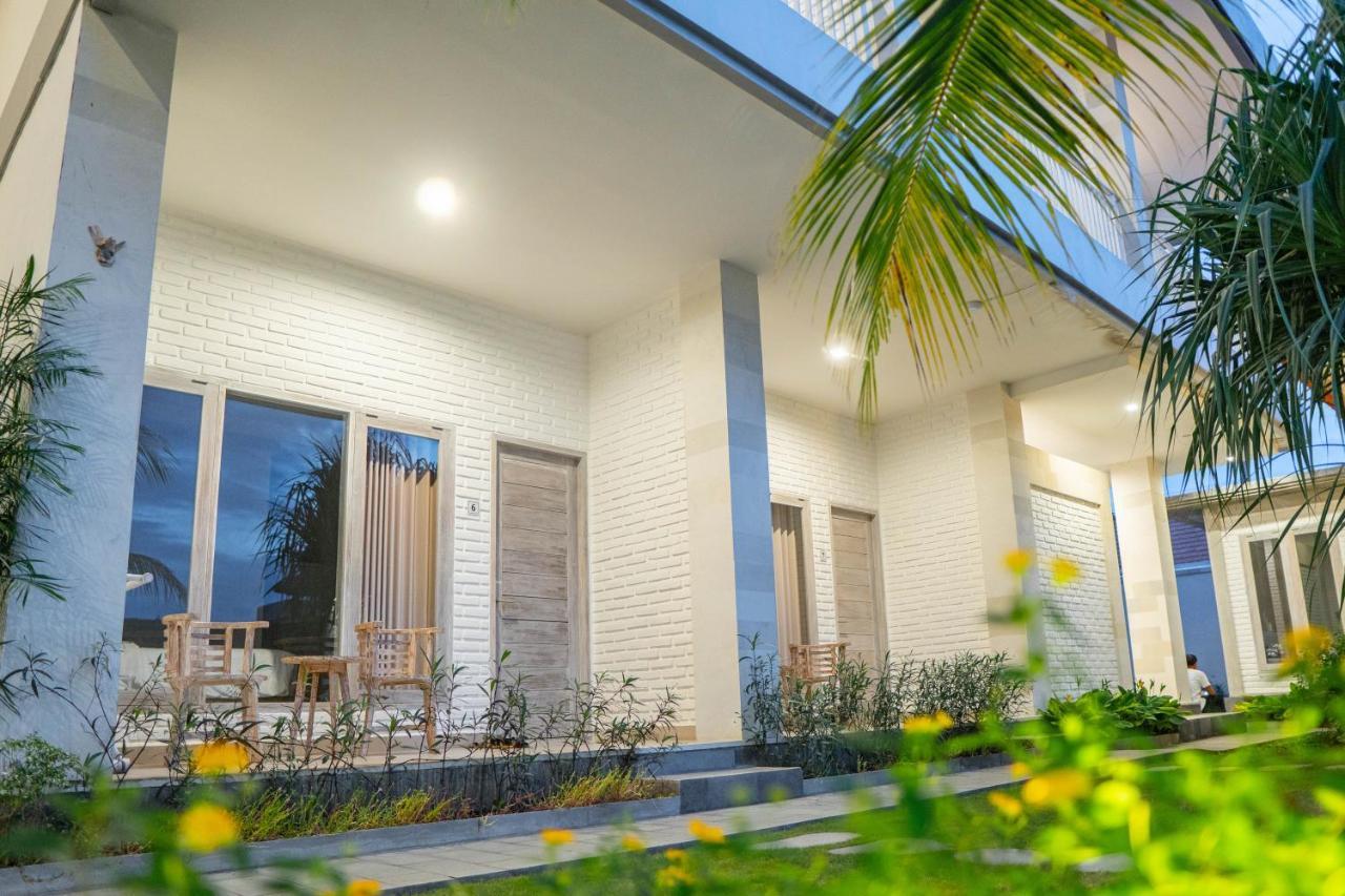 Berawa Dini Guesthouse Canggu  Exterior photo